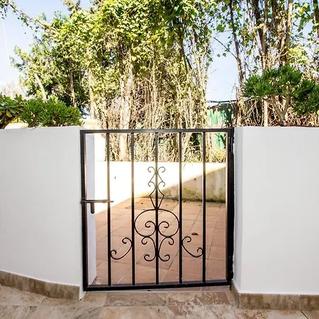 Perfectly Located Beachside In Elviria * ماربيا
