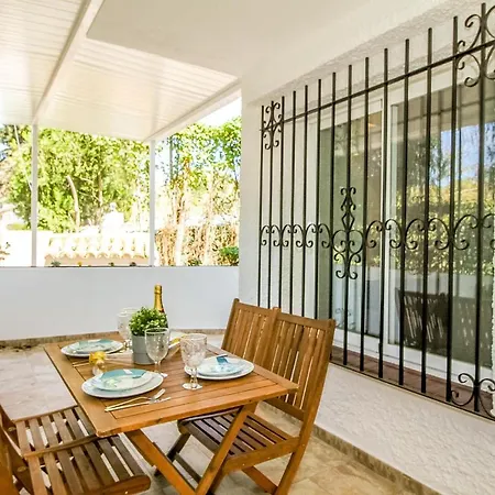 Perfectly Located Beachside In Elviria * ماربيا