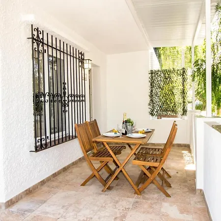 Perfectly Located Beachside In Elviria * Марбелья