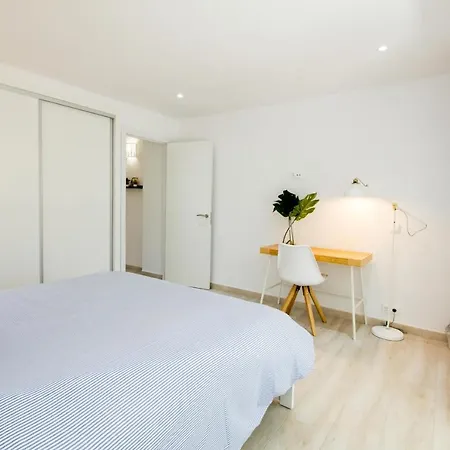 Апартаменты Perfectly Located Beachside In Elviria