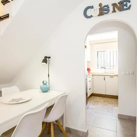 Апартаменты Perfectly Located Beachside In Elviria Марбелья