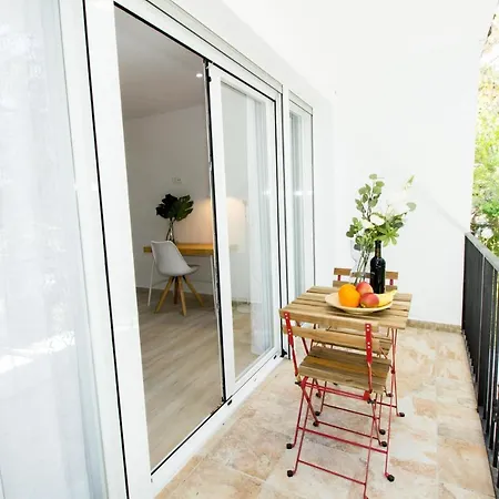 Perfectly Located Beachside In Elviria Марбелья