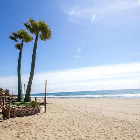 Perfectly Located Beachside In Elviria Apartman *